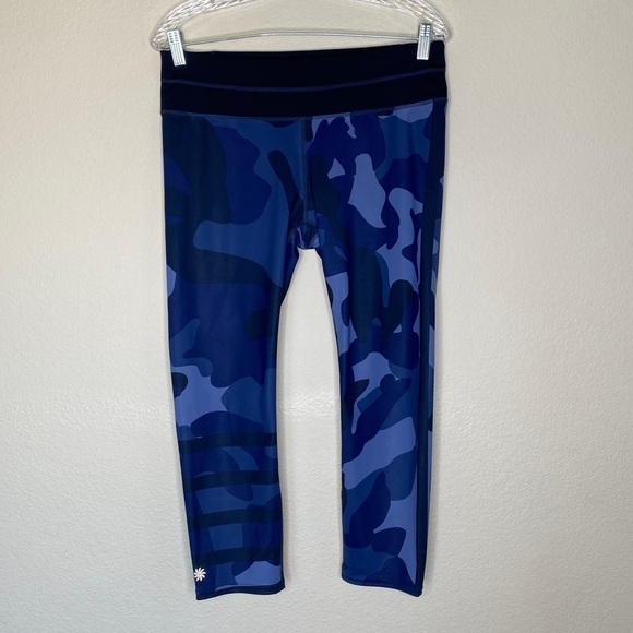 Athleta blue camo sonar leggings Sz large EUC - Picture 1 of 7